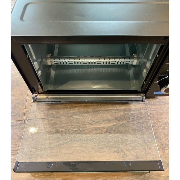 Cooks Toaster Oven- 4 Slice Toaster Oven - Picture 3 of 8